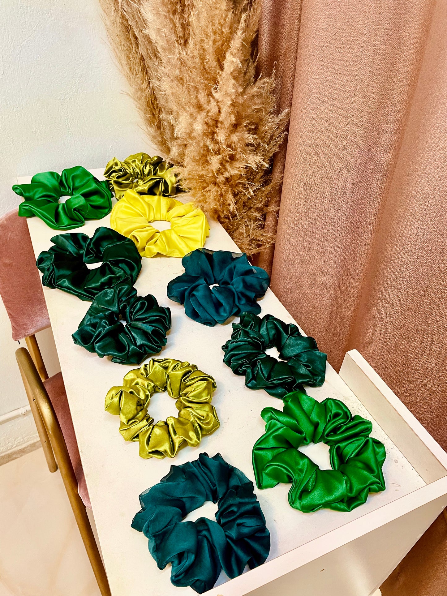 Dona/Scrunchie